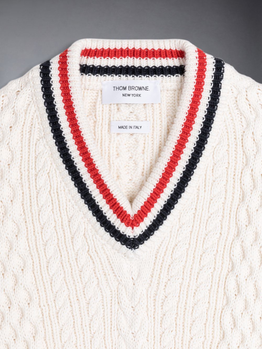 Thom Browne ARAN CABLE CRICKET STRIPE V-NECK Ragazzo Pullover Bianche | VHT18X75917