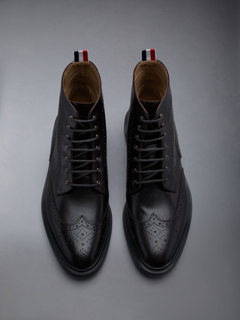 Thom Browne CLASSIC WINGTIP W/ LIGHTWEIGHT RUBBER SOLE IN BOX CALF Uomo Stivali Marroni | ADC08L42923