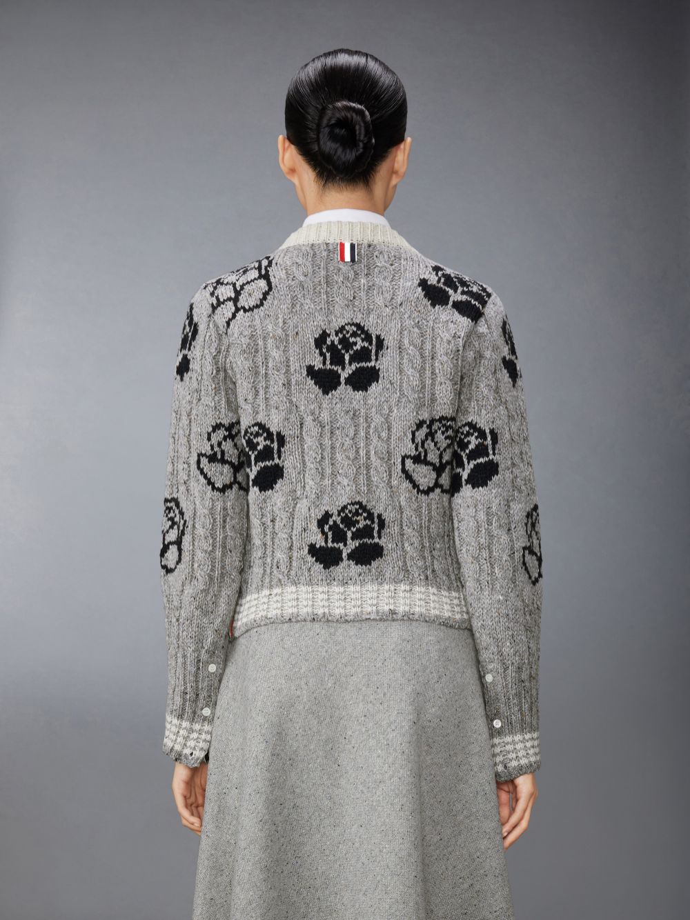 Thom Browne Donegal Cable Check and Rose Cropped Crew Neck Donna Cardigan Grigie | JPA68E69576