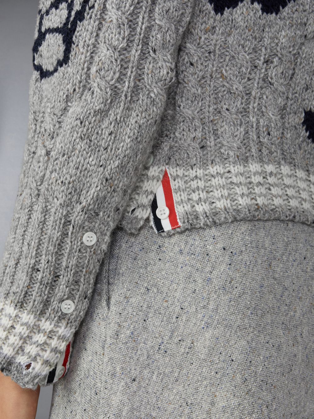 Thom Browne Donegal Cable Check and Rose Cropped Crew Neck Donna Cardigan Grigie | JPA68E69576