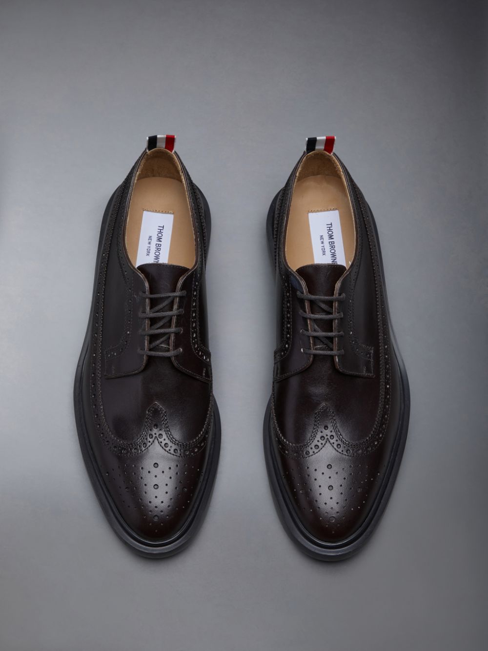 Thom Browne LONGWING W/ LIGHTWEIGHT RUBBER SOLE IN BOX CALF Uomo Scarpe Brogue Marroni | YKD32J78204