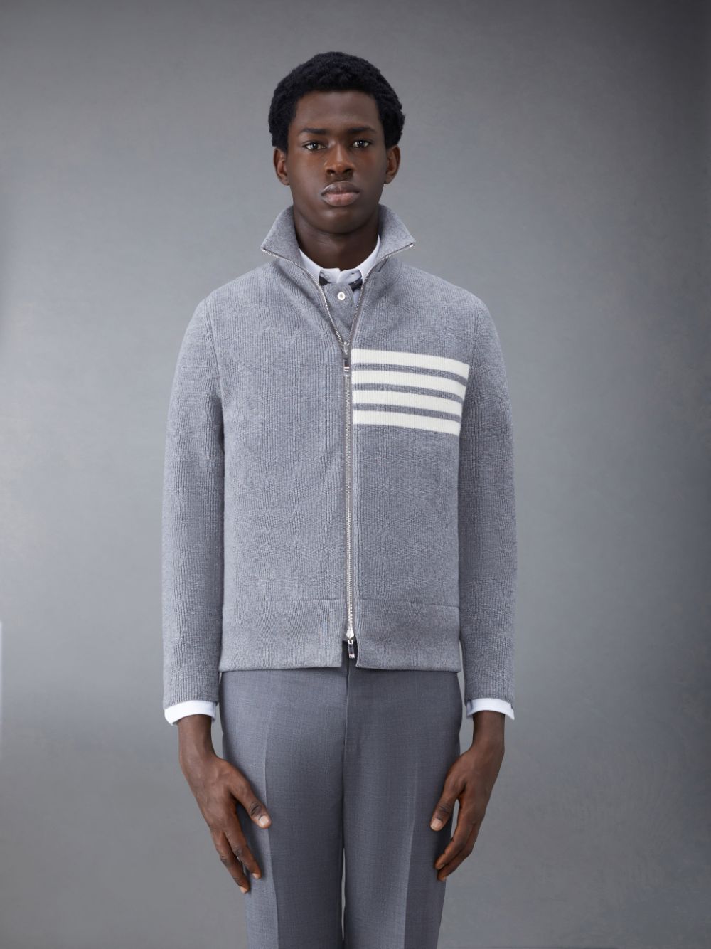 Thom Browne MERINO AND JERSEY PADDED REVERSIBLE 4-BAR FUNNEL NECK Uomo Giacche Grigie | MPD24G44320