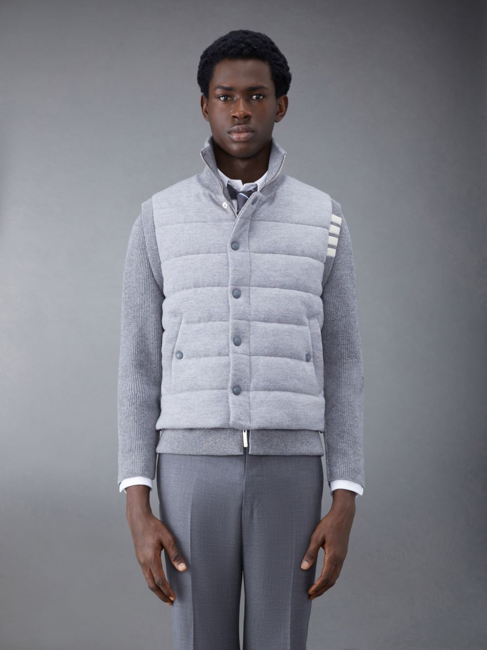 Thom Browne MERINO AND JERSEY PADDED REVERSIBLE 4-BAR FUNNEL NECK Uomo Giacche Grigie | MPD24G44320