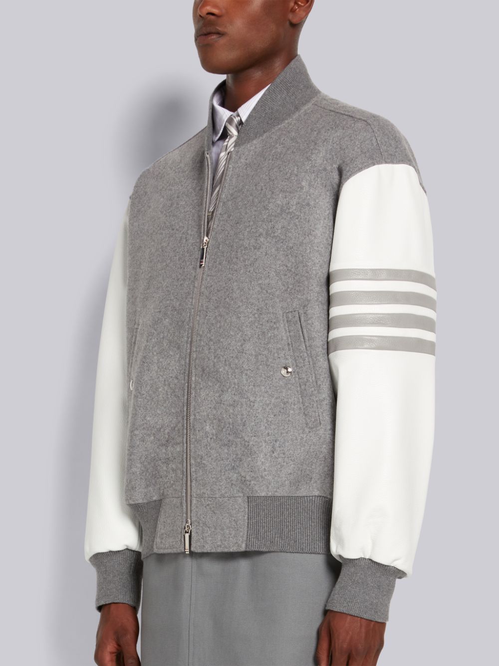 Thom Browne Medium Melton Wool 4-Bar Oversized Blouson Uomo Giacche Grigie | PND82X05153