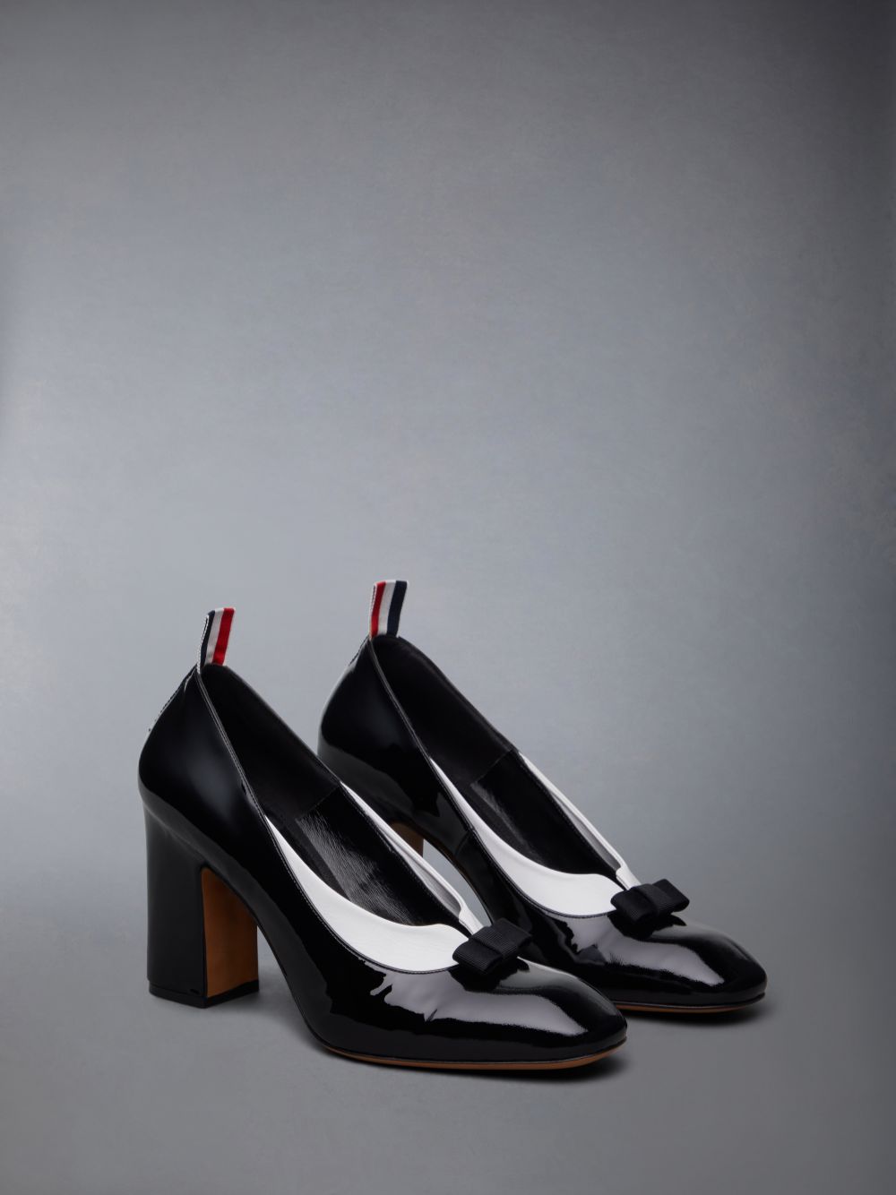 Thom Browne Patent Vitellino Gooddyear Leather Sole Bow and Collar Court Donna Scarpe Tacco Nere | DHD78H01520