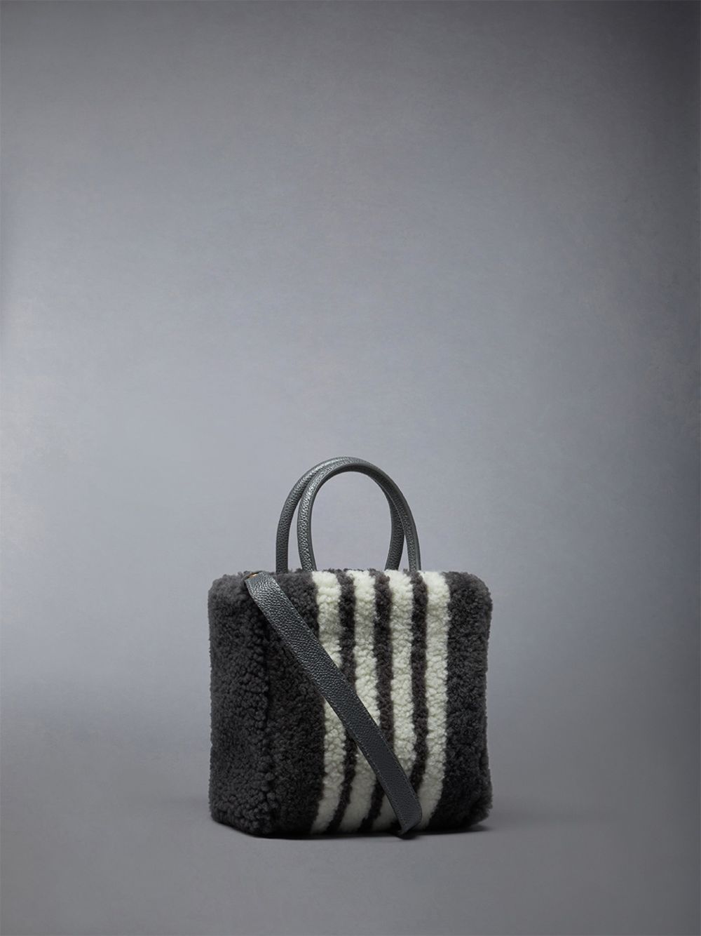 Thom Browne Small Book W/ Intarsia 4bar in Curly Merino Shearling Donna Borse Tote Grigie | GFE44P41052