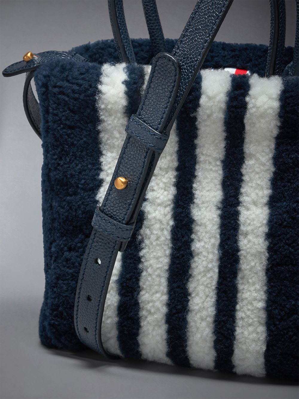 Thom Browne Small Book W/ Intarsia 4bar in Curly Merino Shearling Donna Borse Tote Blu | LLZ55T05998