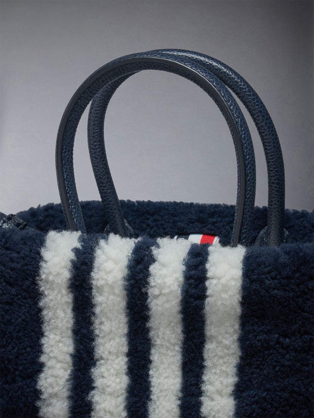 Thom Browne Small Book W/ Intarsia 4bar in Curly Merino Shearling Donna Borse Tote Blu | LLZ55T05998