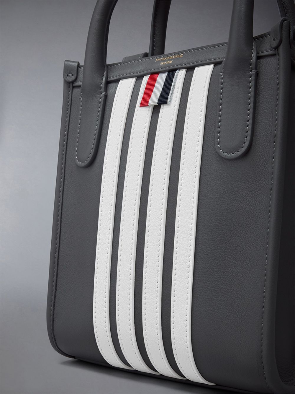 Thom Browne Vertical Mini W/ 4 Bar Stripes in Smooth Calf Donna Borse Tote Grigie | MYD31Y17870