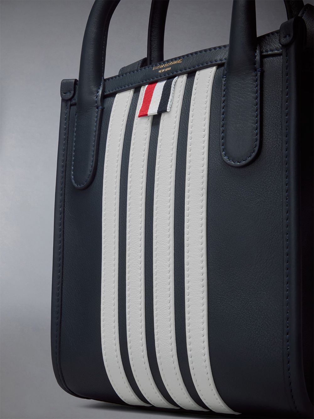 Thom Browne Vertical Mini W/ 4 Bar Stripes in Smooth Calf Donna Borse Tote Blu | QIL90X62868