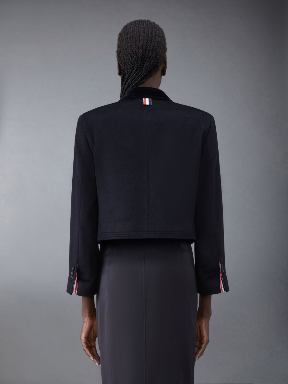 Thom Browne Zibeline Weight Cashmere Velvet Collar Cropped Chesterfield Donna Cappotti Nere | WDE51D00511